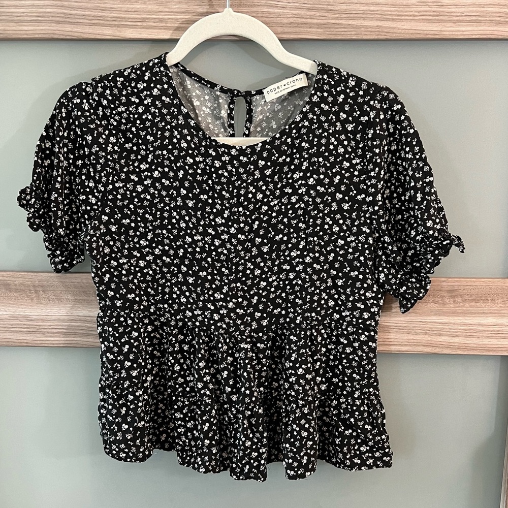🔥5 for $25 | Paper Crane | Black Floral Women’s Top Small